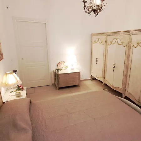 The Shabby-chic Apartment *